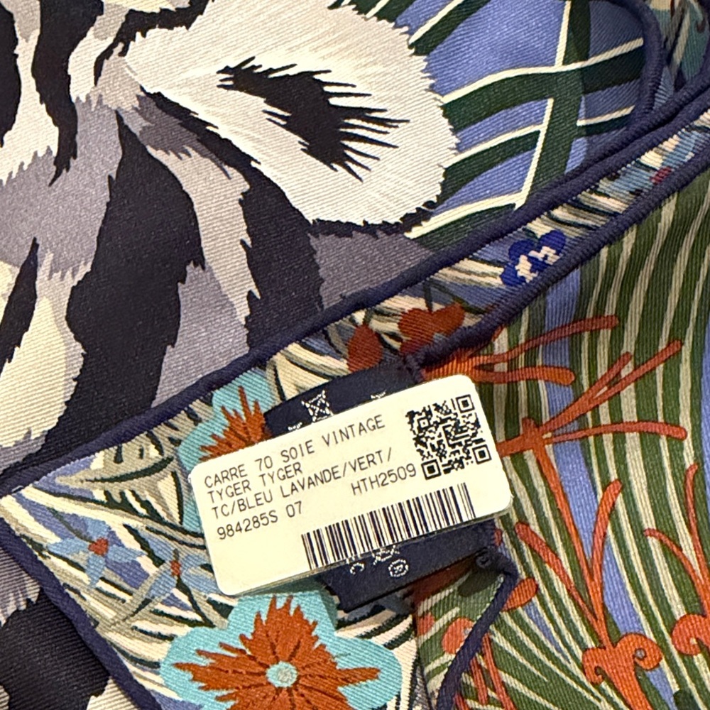 Hermes classic Tyger Tyger 70cm scarf by Alice Shirley - Picture 3 of 4
